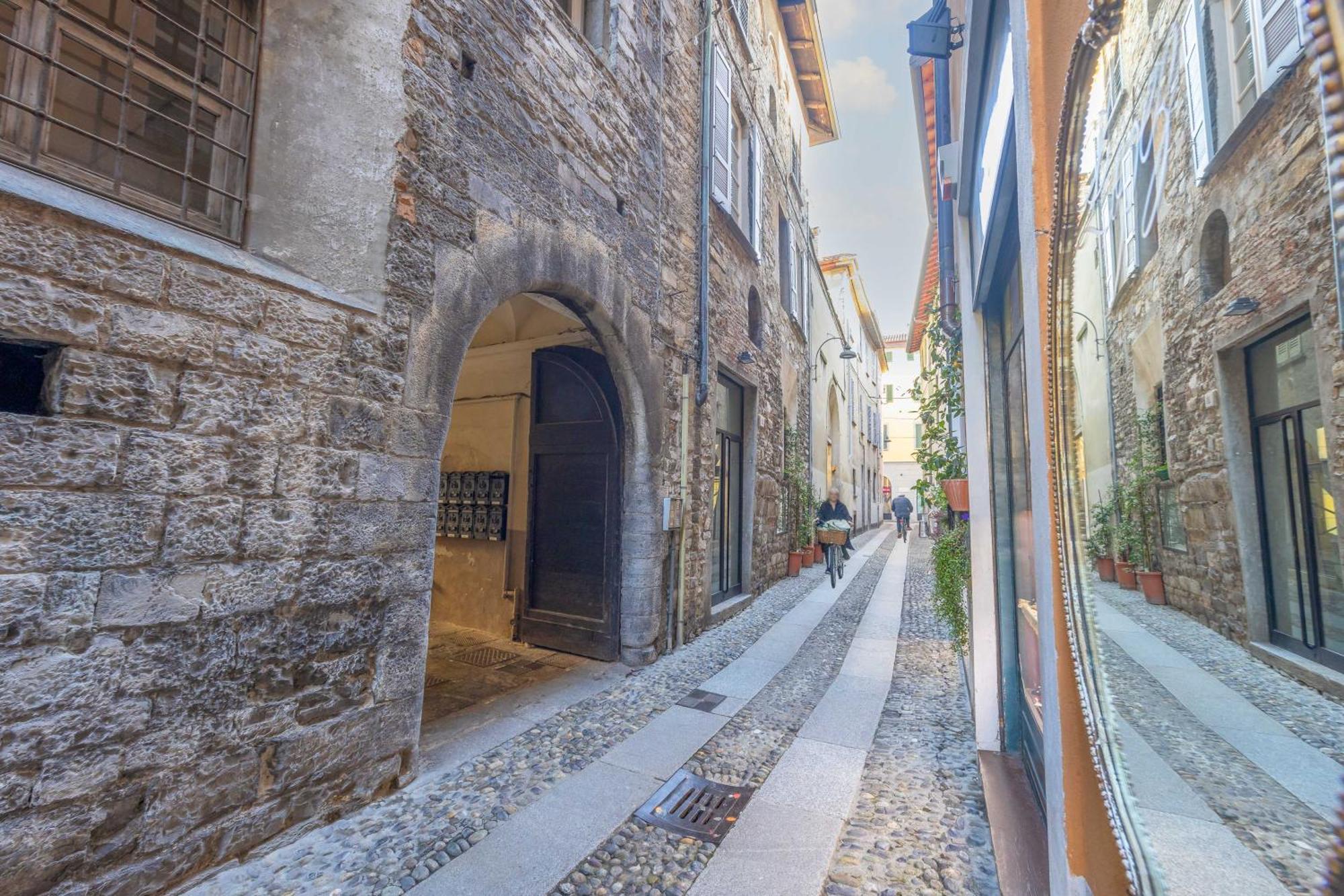 Domus Cortesella Como Exterior photo